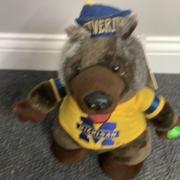 Team Crossbars Michigan Wolverines Animated Talking Singing Plush Mascot - Picture 2 of 9